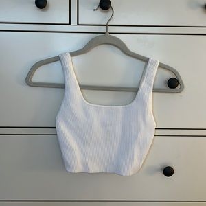 Aritzia Babaton Cropped Sculpt Tank